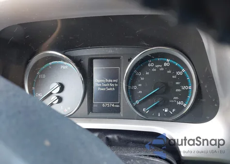 2017 Toyota Rav4 Hybrid Xle z USA, uszkodzony, nr VIN JTMRJREV6HD144850